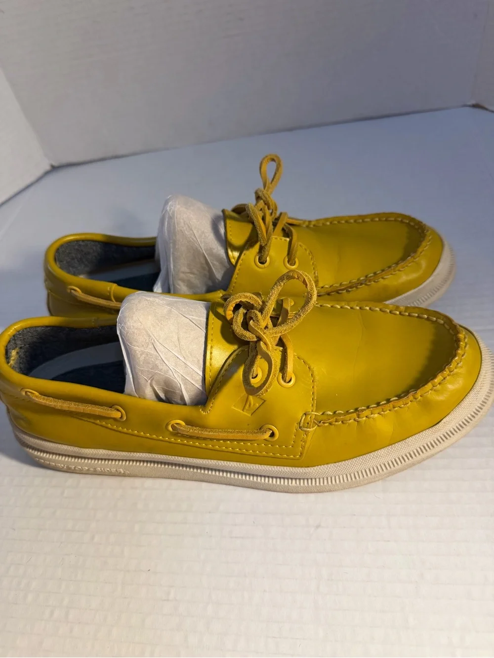 Sperry Men's Yellow Leather Upper Rawhide Laces Boat Shoes 10